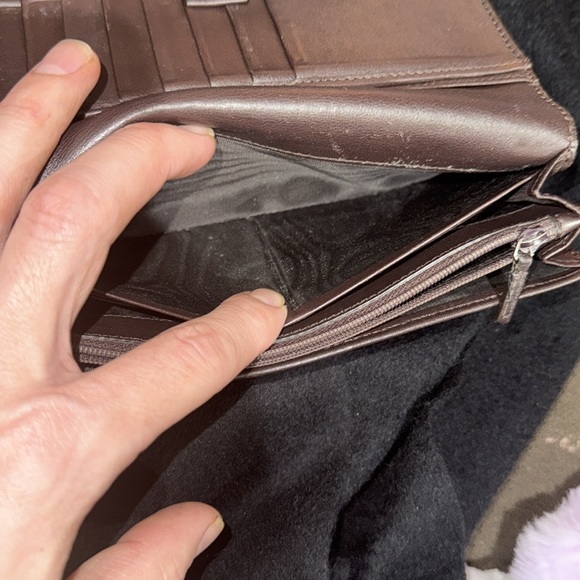 Women’s or Men’s Chocolate Vintage Gucci Long Wallet. So many pockets and 7/10 - Picture 12 of 17